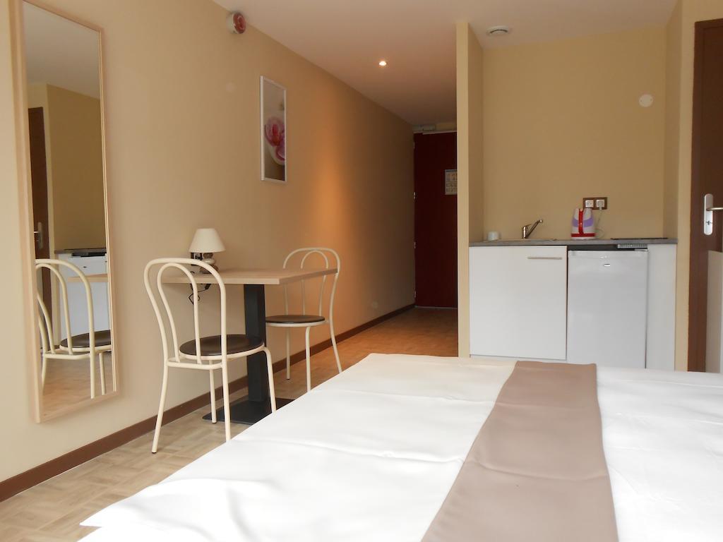 La Pause Hotel Evreux Room photo