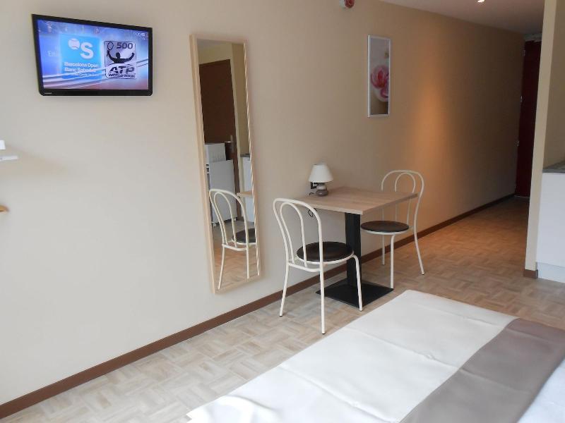 La Pause Hotel Evreux Exterior photo