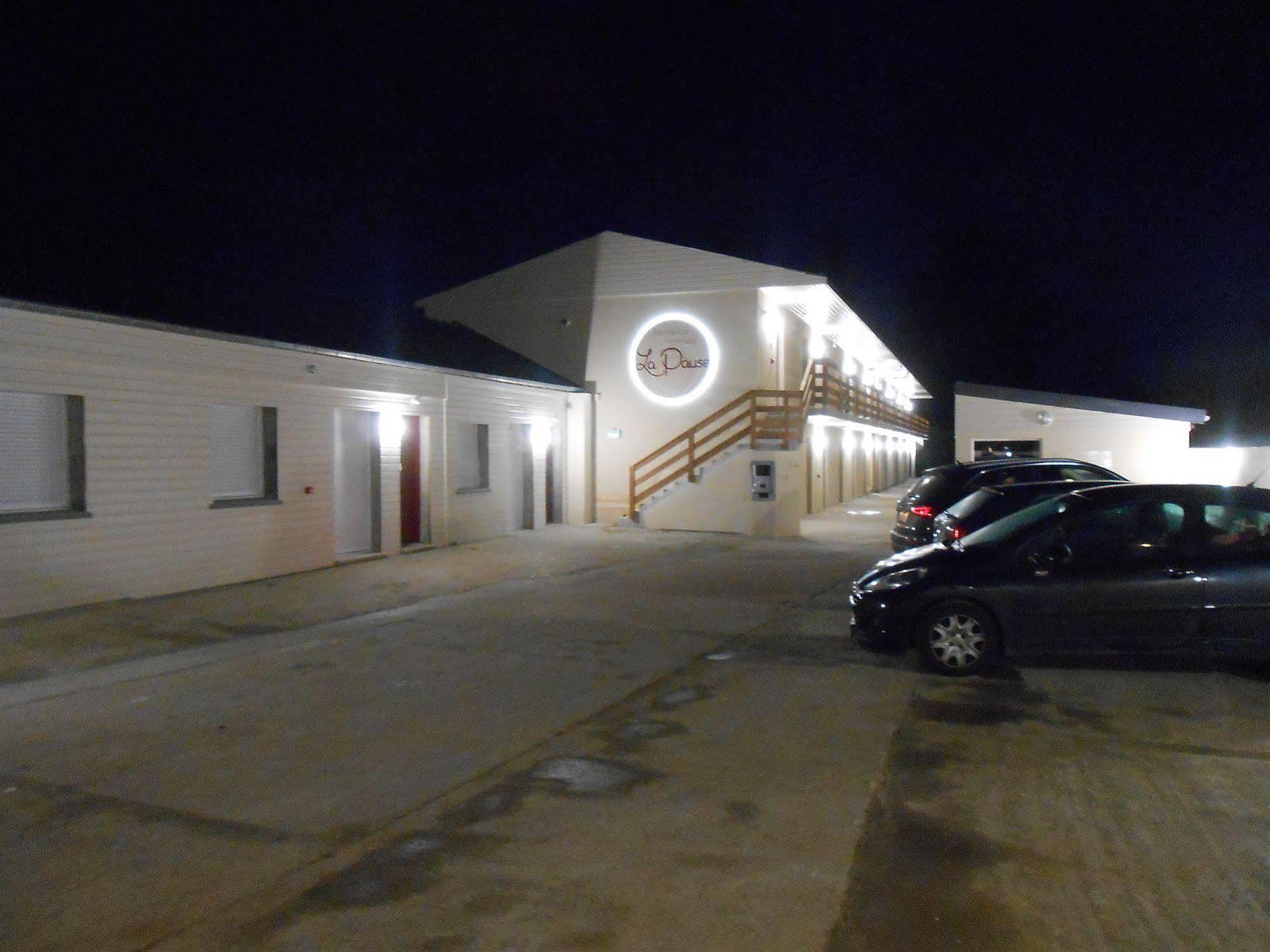 La Pause Hotel Evreux Exterior photo